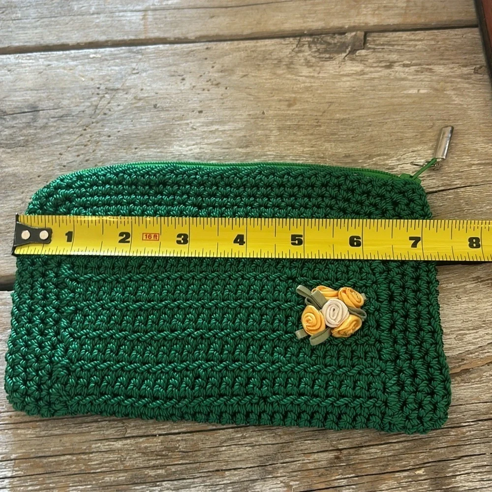 None accessorize this